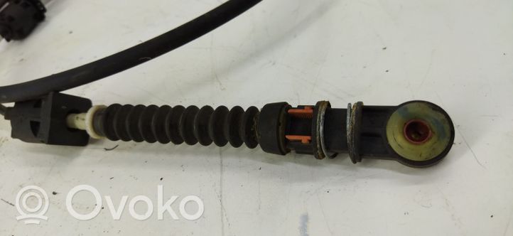 Volvo S60 Gear shift cable linkage 8675068