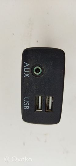 Subaru XV Разъем USB 86257AL200
