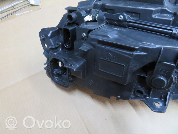 Volvo S90, V90 Lampa przednia 32228683