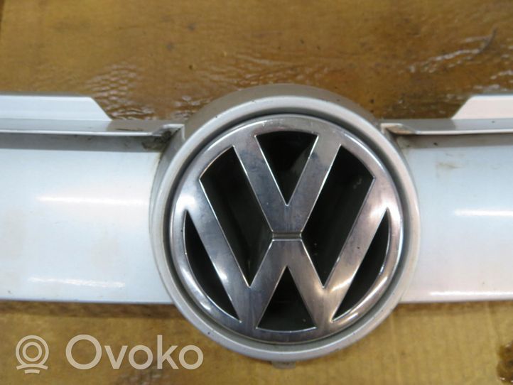 Volkswagen Lupo Griglia superiore del radiatore paraurti anteriore 6E0853651