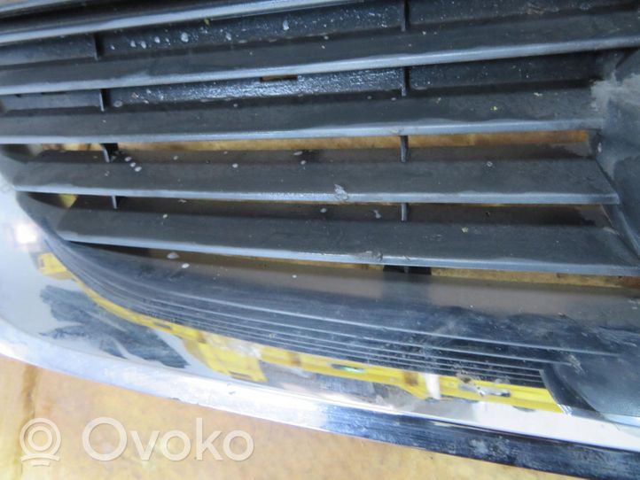 Opel Vectra A Grille calandre supérieure de pare-chocs avant 90505722