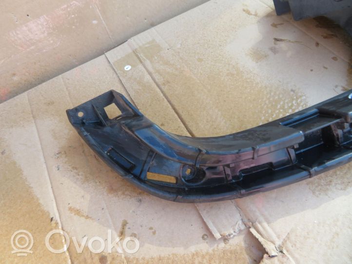 Audi A4 S4 B9 8W Staffa/supporto di montaggio della marmitta 8W0807348A