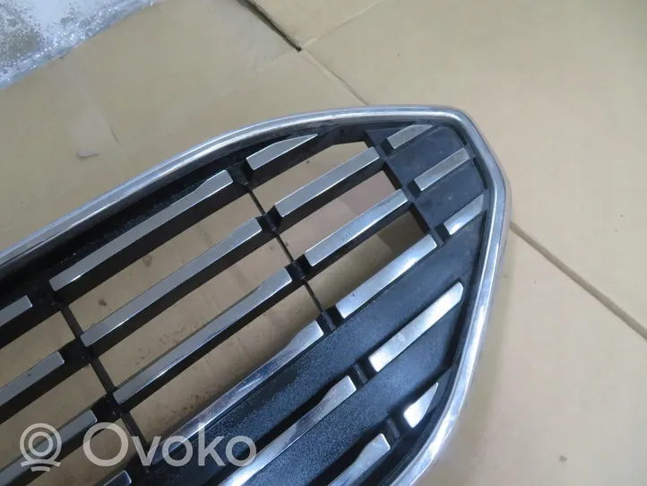 Ford Focus Grille calandre supérieure de pare-chocs avant NX7B-8200-A