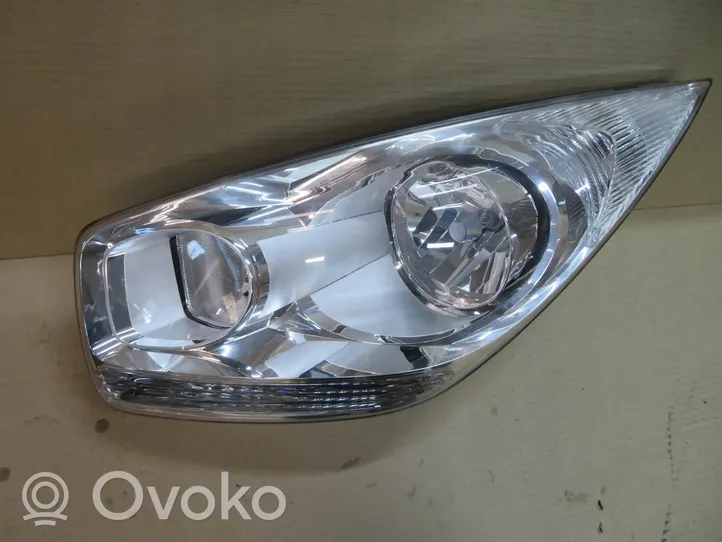 KIA Venga Lampa przednia 92101-1P000