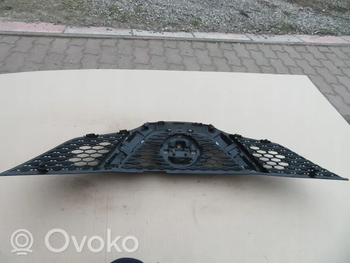 Nissan Qashqai Maskownica / Grill / Atrapa górna chłodnicy 623104EA1D