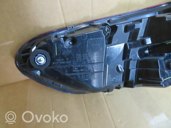 BMW X5 G05 Aizmugurējais lukturis virsbūvē 2SK013396-10