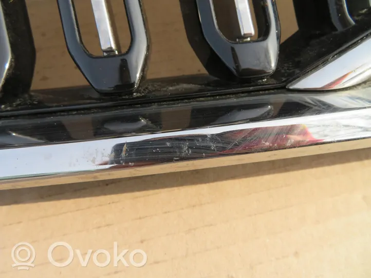 Volvo XC40 Griglia superiore del radiatore paraurti anteriore 