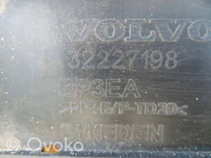 Volvo V60 Osłona pod zderzak przedni / Absorber 32227198