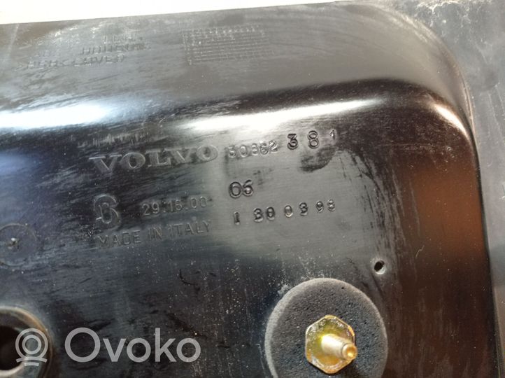 Volvo S40, V40 Takaluukun rekisterikilven valon palkki 30862381