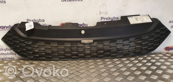 Iveco Daily 35 - 40.10 Griglia superiore del radiatore paraurti anteriore 5801543607