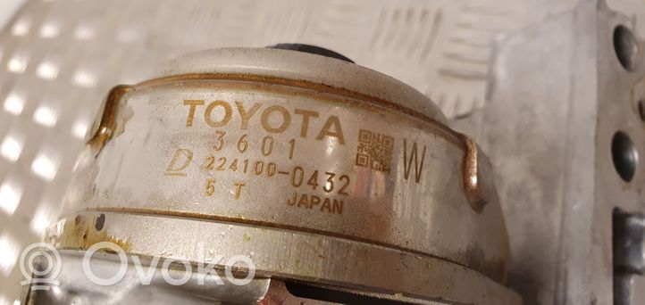 Toyota RAV 4 (XA40) Vesipumppu 2241000432