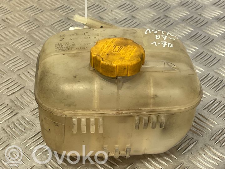 24469940 Opel Astra J Vase d'expansion / réservoir de liquide de