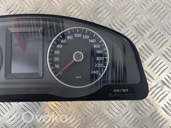 Volkswagen Transporter - Caravelle T5 Speedometer (instrument cluster) 7E0920860A