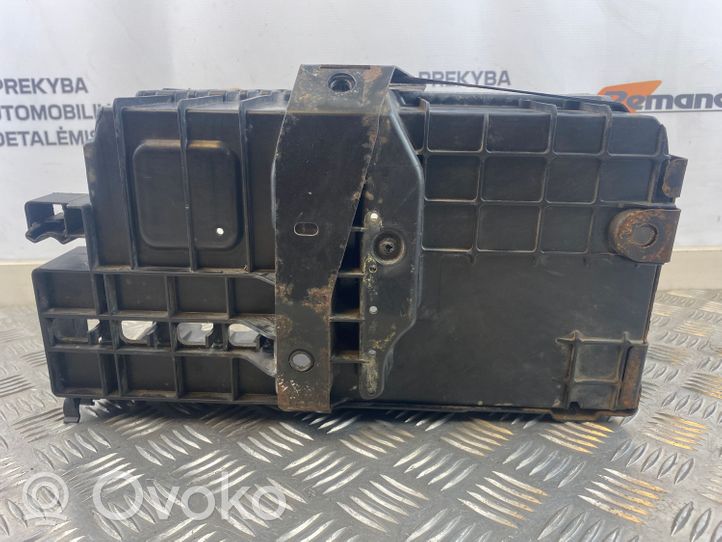 Opel Zafira C Battery box tray 13354420