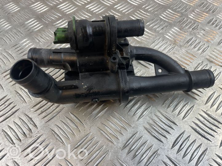 Ford Ecosport Thermostat/thermostat housing 042652