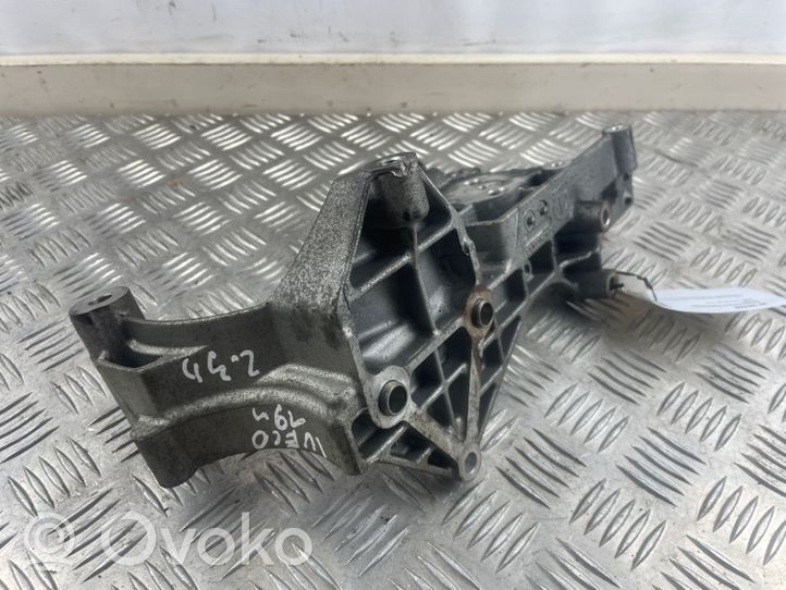 Iveco Daily 6th gen Soporte del alternador 5801921802