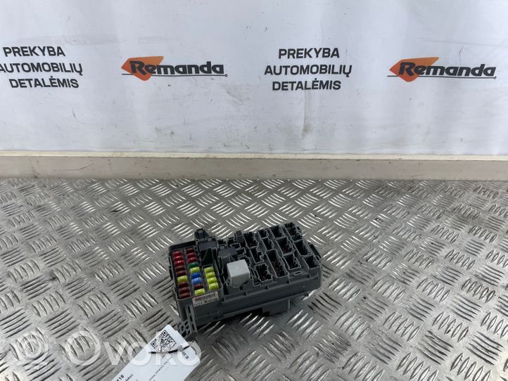 Honda CR-V Ramka / Moduł bezpieczników S9AS03000