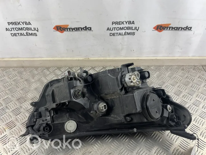 Toyota RAV 4 (XA40) Lampa przednia W3049