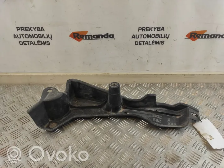 Toyota RAV 4 (XA40) Couvre soubassement arrière 5839842022