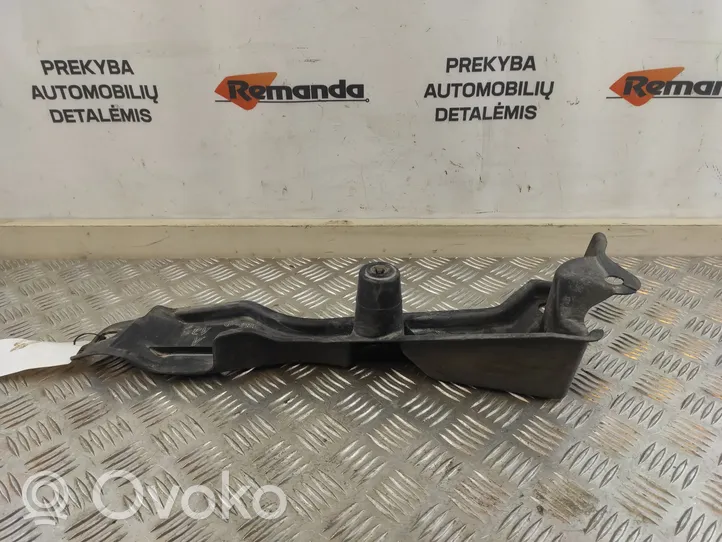 Toyota RAV 4 (XA40) Couvre soubassement arrière 5839842022