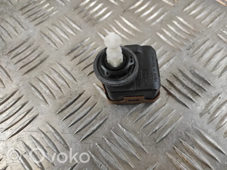 Toyota RAV 4 (XA50) Moteur de réglage du niveau des phares 007878