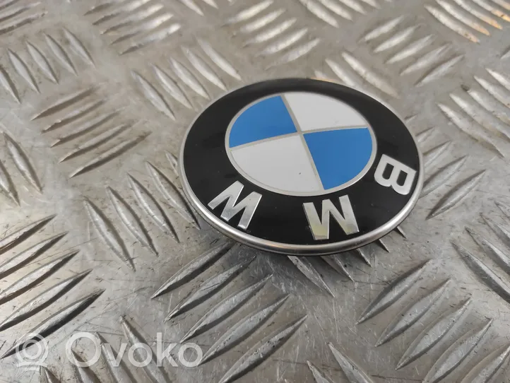 BMW 5 E39 Mostrina con logo/emblema della casa automobilistica 813237505