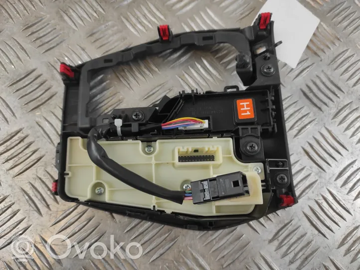 Toyota RAV 4 (XA50) Vaihteenvalitsimen kehys verhoilu muovia 5880442460
