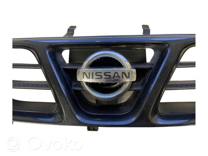 Nissan X-Trail T30 Grille calandre supérieure de pare-chocs avant 623108H700