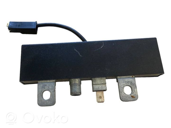 Land Rover Range Rover P38A Antenos stiprintuvas AMR3323