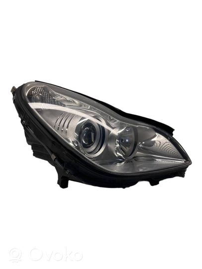 Mercedes-Benz CLS C219 Lampa przednia A0028206026