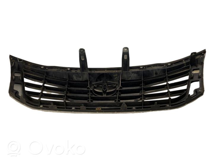 Toyota Hilux (AN120, AN130) Grille calandre supérieure de pare-chocs avant 531110K480