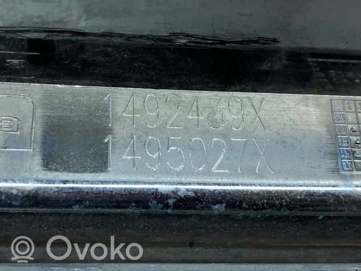 Peugeot 5008 II Maskownica / Grill / Atrapa górna chłodnicy 9807873777