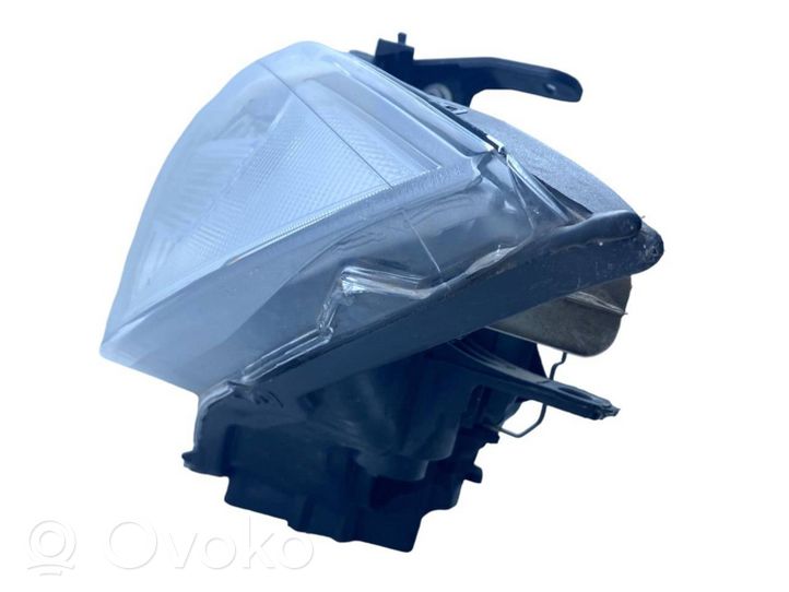 BMW 1 E82 E88 Lampa przednia 7263639