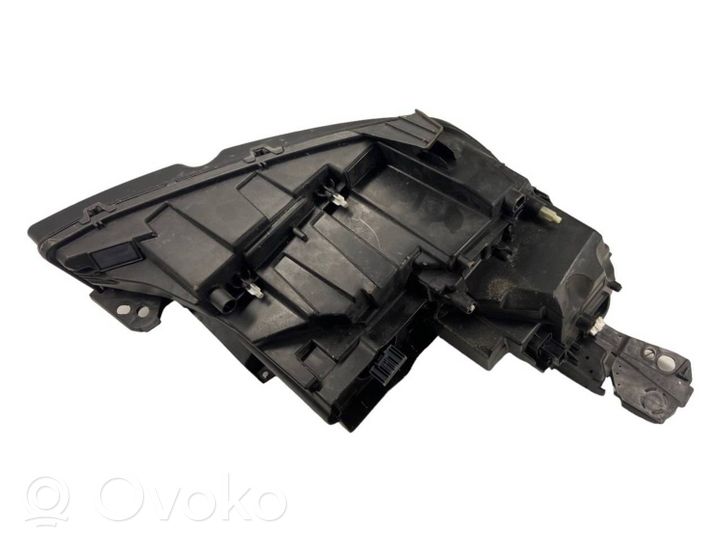 Peugeot 5008 Lampa przednia 9837759780