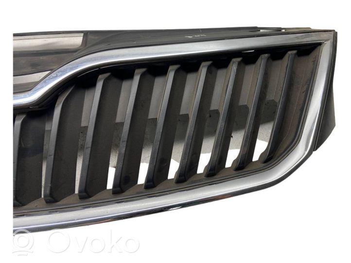 Skoda Rapid (NH) Grille calandre supérieure de pare-chocs avant 5JA853668