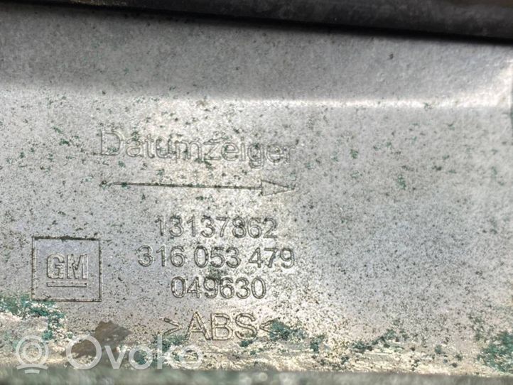 Opel Zafira B Éclairage de plaque d'immatriculation 13137862