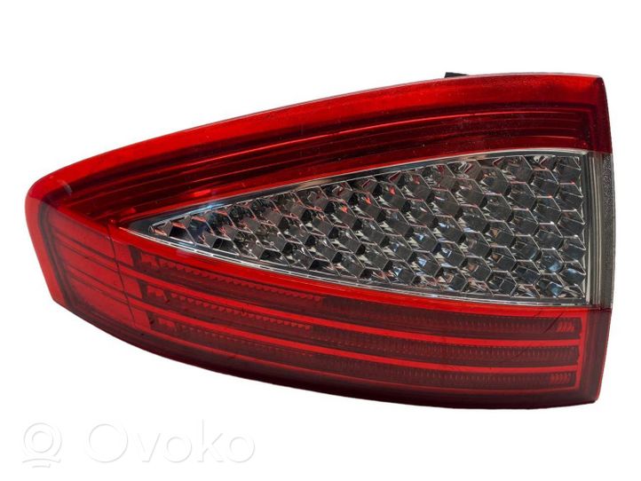 Ford Mondeo MK IV Luci posteriori 7S7113405A