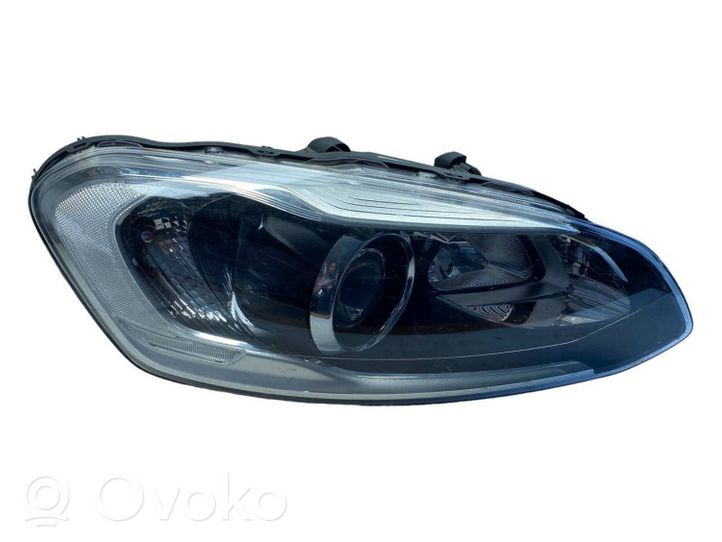 Volvo XC60 Lampa przednia 31420250