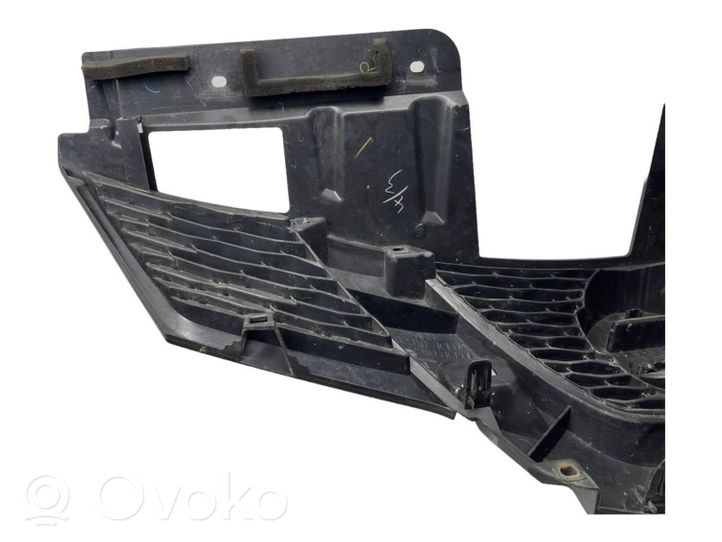 Nissan X-Trail T32 Griglia superiore del radiatore paraurti anteriore 623104CE0A