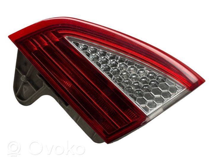 Ford Mondeo MK IV Luci posteriori del portellone del bagagliaio 7S7113A602