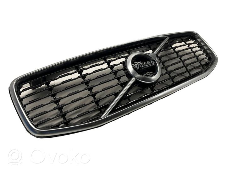 Volvo XC60 Front bumper upper radiator grill 31425538