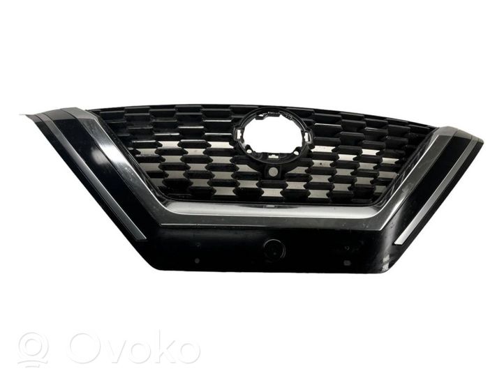 Nissan Qashqai J12 Grille calandre supérieure de pare-chocs avant 623106UAA