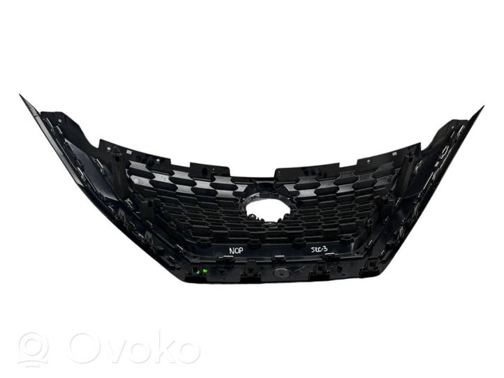 Nissan Qashqai J12 Grille calandre supérieure de pare-chocs avant 623106UAA