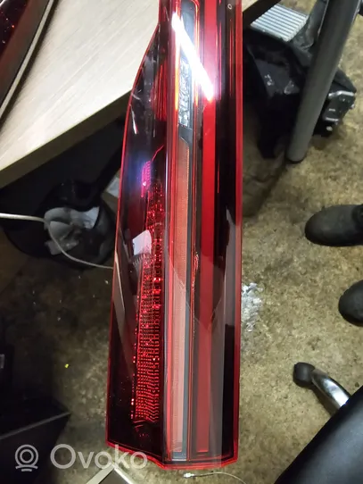 Audi e-tron Lampy tylnej klapy bagażnika 4KE945095D