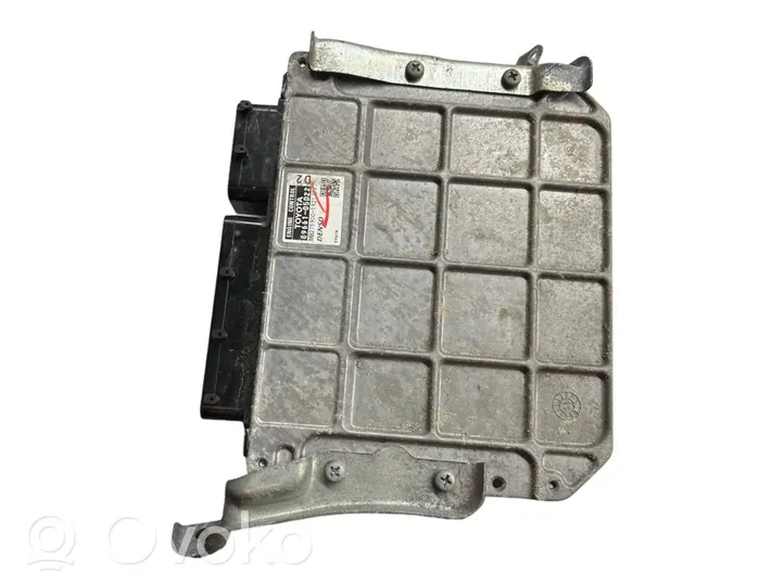 Toyota Avensis T270 Dzinēja vadības bloks 8966105D22