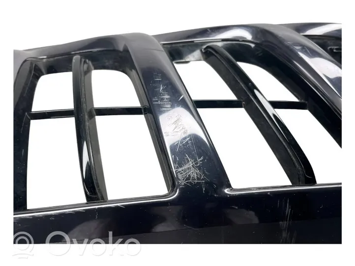 Mitsubishi L200 Grille calandre supérieure de pare-chocs avant 7450A952