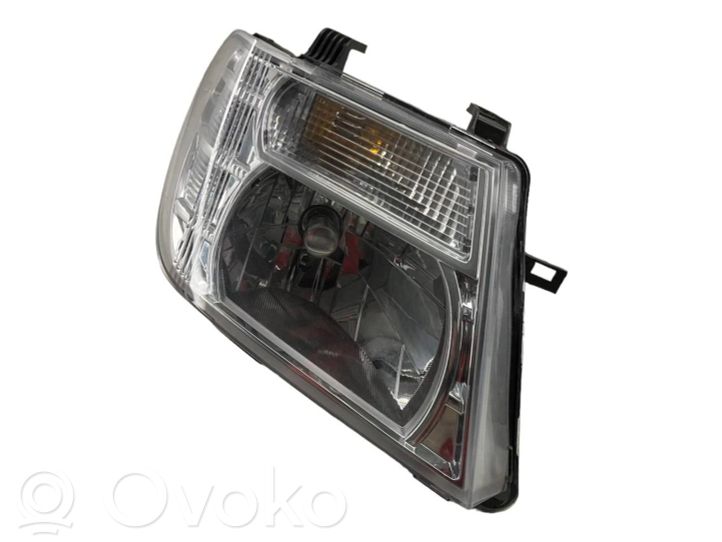 0821511F8RM Nissan Navara D40 Headlight/headlamp, 80.00 € | RRR