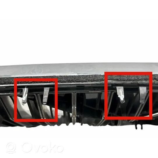 Volvo S60 Grille calandre supérieure de pare-chocs avant 32132227