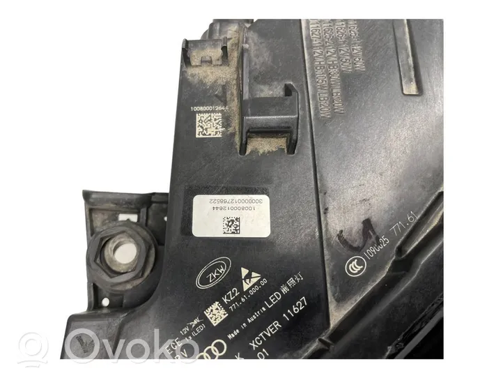 Audi Q7 4M Lampa przednia 4M0941035