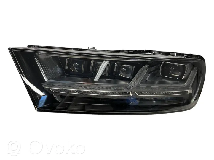 Audi Q7 4M Lampa przednia 4M0941035